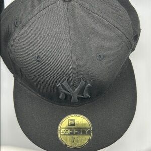 New Era Black 59FIFTY Fitted Cap